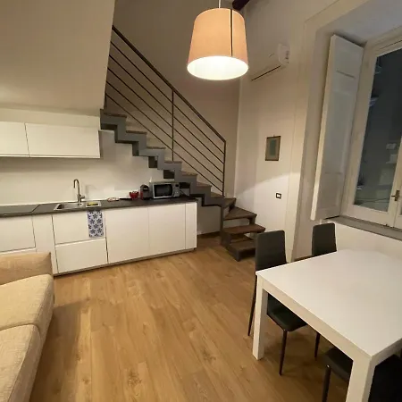 Della Porta Νάπολη